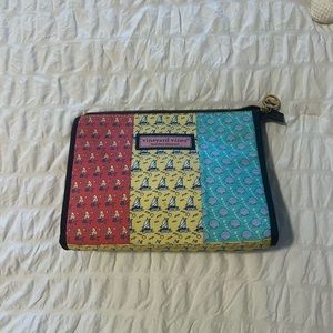 Vineyard vines make up bag